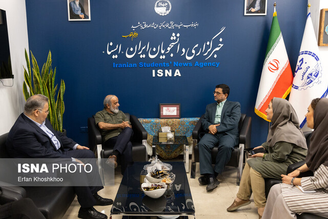 بازدید رییس دانشگاه علوم پزشکی تهران از ایسنا