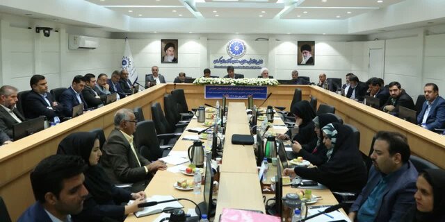 کشت گلخانهای، راه نجات کشاورزی کرمان/ اضافه برداشتِ ۴۰ درصد چاهها کشت گلخانهای، راه نجات کشاورزی کرمان/ اضافه برداشتِ ۴۰ درصد چاهها