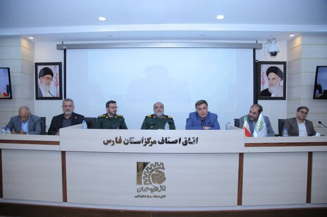 قدرت جمهوری اسلامی از مردم نشأت می‌گیرد/ راه‌اندازی رادیو اصناف در فارس