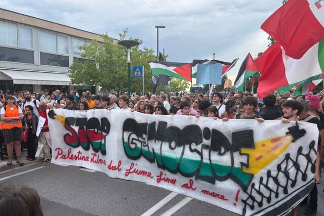 اعتراض هزاران نفر علیه جنگ غزه در جشنواره فیلم ونیز