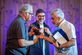 تجلیل  از سروش صحت برای فیلم «صبحانه با زرافهها»