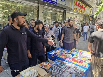 آغاز طرح ساماندهی ۲۵٠ دستفروش محور ۱۵خرداد/ ترددهای شهروندان در محدوده بازار تهران تسهیل می‌شود