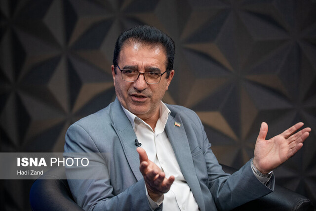 با صدای بلند اعلام میکنم همه باید پاسخگو باشند/دنبال لباس اجتماعی برای زن و مرد هستیم