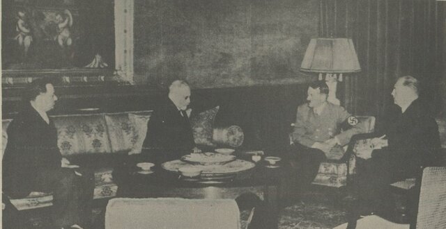 عکس کمتر دیده شده از نماینده مجلس ایران در کنار هیتلر