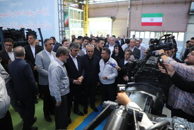 بازدید رییس کل بانک مرکزی از مجموعه تراکتورسازی ایران