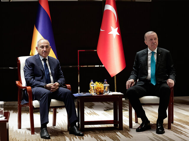 دیدار اردوغان و پاشینیان در حاشیه نشست شانگهای دیدار اردوغان و پاشینیان در حاشیه نشست شانگهای