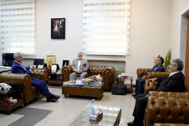 تذکر به رییس بانک مرکزی و بابک زنجانی/ متواری شدن شبنم نعمت زاده/وضعیت توبه تتلو/ ورود دادستانی قزوین به ماجرای ضرب و شتم دو دستفروش