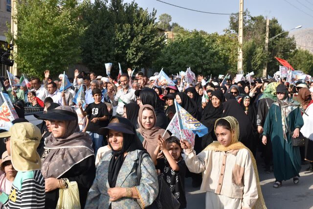 مراسم شادی پیمایی به مناسبت آغاز امامت و ولایت امام زمان(عج) در یاسوج برگزار شد