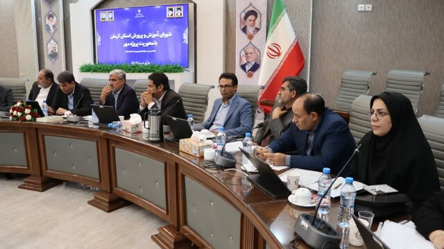 واکنش استاندار کرمان نسبت به مقاومت ادارات در برابر ارائه اطلاعات/ قول تخصیص ۱۰ میلیارد برای تجهیز مدارس استثنایی