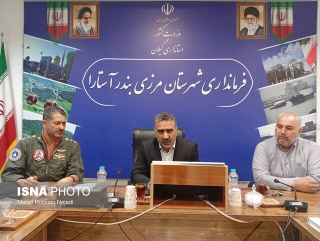 نصب تندیس و ماکت جنگنده اف-۴ خلبان شهید حسین‌نژادی در ورودی آستارا