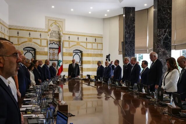 کاخ بعبدا خروج وزیران حزبالله و جنبش امل از کاخ بعبدا قبل از بحث درباره موضوع انحصار سلاح