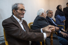 نجفقلی حبیبی، پژوهشگر فلسفه اسلامی، عضو هیئت امنای سازمان اسناد و کتابخانه ملی جمهوری اسلامی ایران در مراسم اهدای ۲۵ هزار نسخه کتاب به سازمان اسناد و کتابخانه ملی