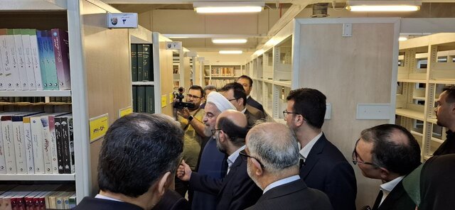 حسن روحانی کتابخانهاش را اهدا کرد