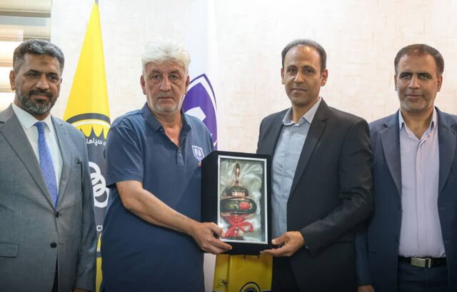نشست چندجانبه باشگاه سپاهان و النجف نشست چندجانبه باشگاه سپاهان و النجف