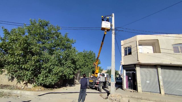 آغاز عملیات تعمیرات پیشگیرانه شبکه توزیع برق کهگیلویه و بویراحمد برای فصل پاییز