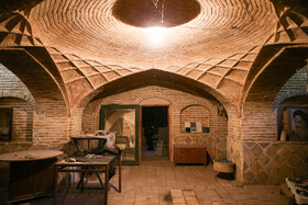 خانه تاریخی میرزا شفیع مشکی _ این خانه تاریخی بیش از ۴۰ سال است که به مالک شخصی فروخته شده که به دلیل نگهداری نامناسب و بعضاً فرونشست زمین، اکثر بخشهای این خانه تاریخی تخریب و یا بهصورت کامل نابود شده است.