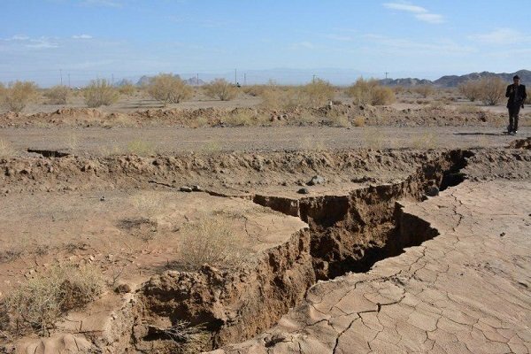 فرونشست زمین در دشت‌های ورامین به مرحله بحرانی رسید