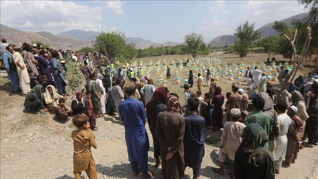 زلزله افغانستان؛ انتقال صدها آواره به چادرها و نیاز به کمکهای بیشتر زلزله افغانستان؛ انتقال صدها آواره به چادرها و نیاز به کمکهای بیشتر