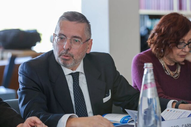 دیپلمات سابق اروپایی: سیاست تروئیکا علیه ایران ناامیدکننده و خطرناک است دیپلمات سابق اروپایی: سیاست تروئیکا علیه ایران ناامیدکننده و خطرناک است