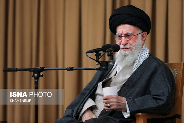رهبر انقلاب: بمب هسته‌ای نداریم و نخواهیم داشت/ اکنون مذاکره با آمریکا هیچ کمکی به منافع ملی نمی‌کند