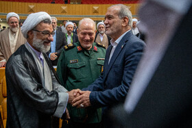 مسعود پزشکیان، رئیس جمهور،سردار سید یحیی رحیمصفوی، مشاور رهبری و عبدالحسین خسروپناه، دبیر شورای انقلاب فرهنگی در سی و نهمین کنفرانس بین المللی وحدت اسلامی