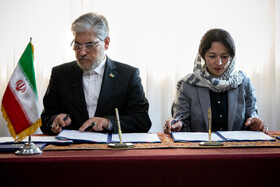 امضای تفاهم نامه بین ژانا آندریاسیان، وزیر آموزش، علوم، فرهنگ و ورزش جمهوری ارمنستان و حسین سیمایی صرف، وزیر علوم