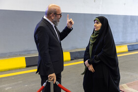 فرزانه صادق، وزیر راه و شهرسازی و حسین دهقان رئیس بنیاد مستضعفان در آیین بهره‌برداری از باند شرقی منطقه دو آزادراه تهران - شمال