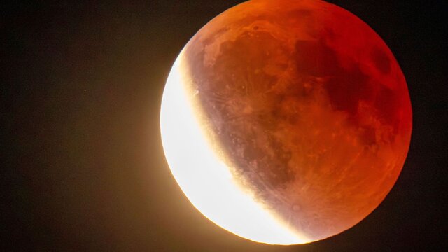 آلبوم تصاویر «ماه خونین» سال ۲۰۲۵