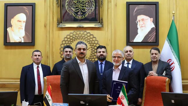 تأکید ایران و عراق بر تقویت روابط اقتصادی و مرزی/امضای سند ۲۱ بندی همکاری