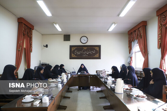 با ولادت پیامبر(ص)، کرامت بر سراسر هستی جاری شد