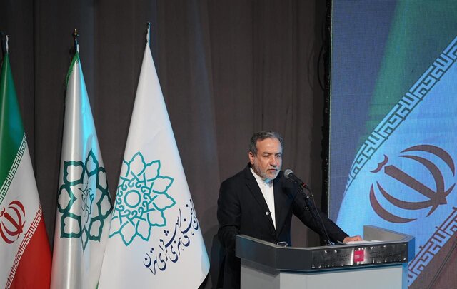 عراقچی و زاکانی در جشن موسیقی اقوام