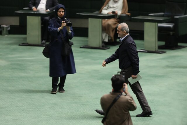 خلاصه اخبار ۱۸ شهریور مجلس؛ جلسه غیرعلنی با پزشکیان/اصلاح لایحه ساماندهی پهپادهای غیرنظامی