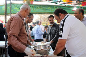 برپای غرفه ها و مواکب خدمت رسانی در کنار جشن بزرگ میلاد پیامبر در کرمانشاه