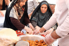 برپای غرفه ها و مواکب خدمت رسانی در کنار جشن بزرگ میلاد پیامبر در کرمانشاه