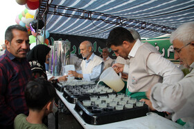 برپای غرفه ها و مواکب خدمت رسانی در کنار جشن بزرگ میلاد پیامبر در کرمانشاه