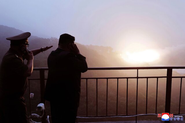 کرهشمالی موتور سوخت جامد موشکهای قارهپیما آزمایش کرد کرهشمالی موتور سوخت جامد موشکهای قارهپیما آزمایش کرد