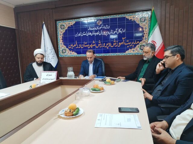 صدور مجوز مدارس غیردولتی در مرکز شهر بار ترافیکی را سنگین‌تر کرده است