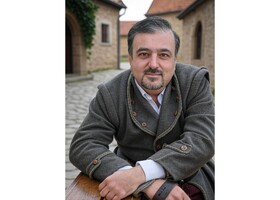 هنرمندانی که باید هزینه بدهند
