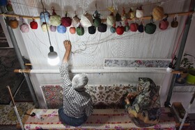 قالی‌بافی توسط خانواده‌های روستای جیریا