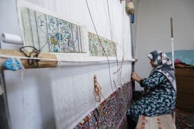 قالی‌بافی توسط خانواده‌های روستای جیریا
