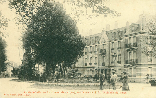 اهدای مدال فرانسوی به هنرمند ایرانی برای ثبت رد پای قاجار در این کشور