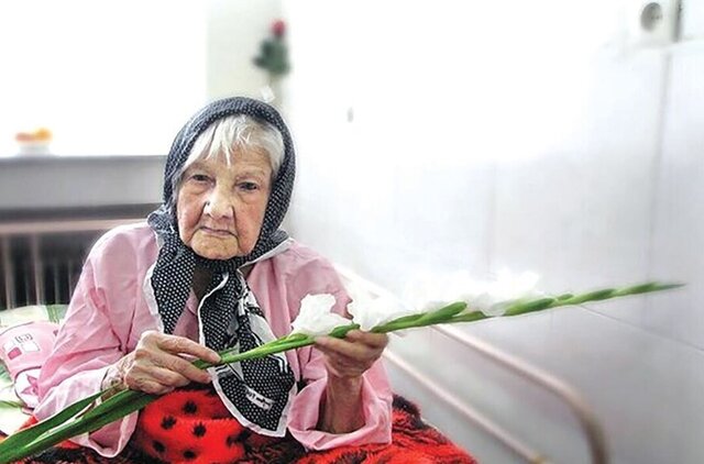 سالمندی صبر سنگین، شعله سکوت