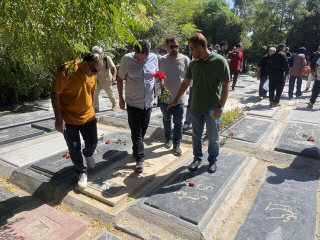 در قطعه هنرمندان در روز سینما چه خبر بود؟/ وعده پژمان بازغی برای ساماندهی قبور
