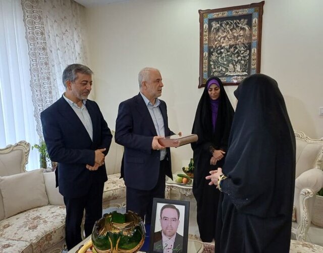 دیدار رئیس بنیاد شهید با خانواده  سرهنگ پاسدار شهید «سید مجتبی رضیئی»