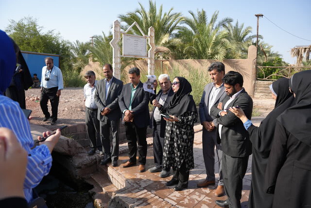 بازدید خبرنگاران از قناتهای جهانی بم/ تأکید بر لزوم همکاری دستگاهها برای حفظ میراث آبی ایران بازدید خبرنگاران از قناتهای جهانی بم/ تأکید بر لزوم همکاری دستگاهها برای حفظ میراث آبی ایران