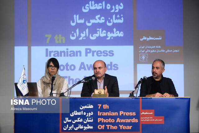 عکاس خبری چشم جامعه است/ به او اجازه کار بدهیم عکاس خبری چشم جامعه است/ به او اجازه کار بدهیم