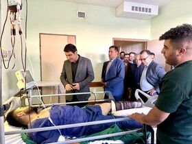 عیادت استاندار کردستان از مجروح حادثه معدن سقز/ رسیدگی به پرونده با جدیت دنبال می شود