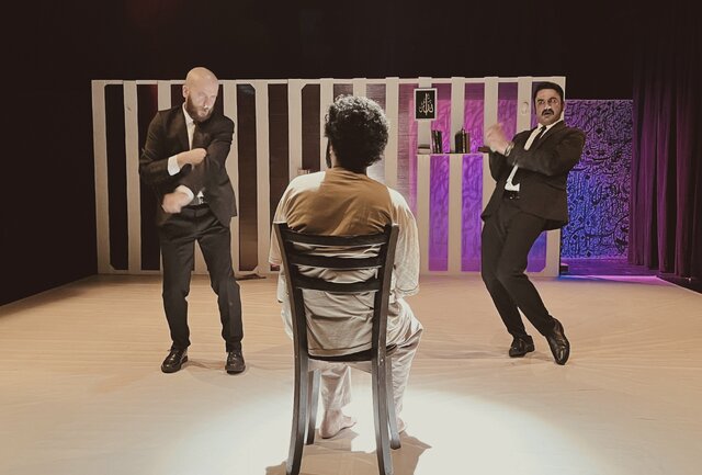 پشت هیچ کدام از شخصیتها نایستادم