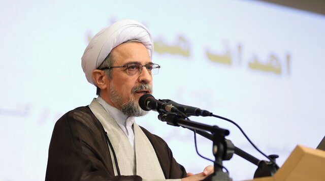 علامه مصباح، از پیشگامان پایه‌ریزی علوم انسانی اسلامی بود