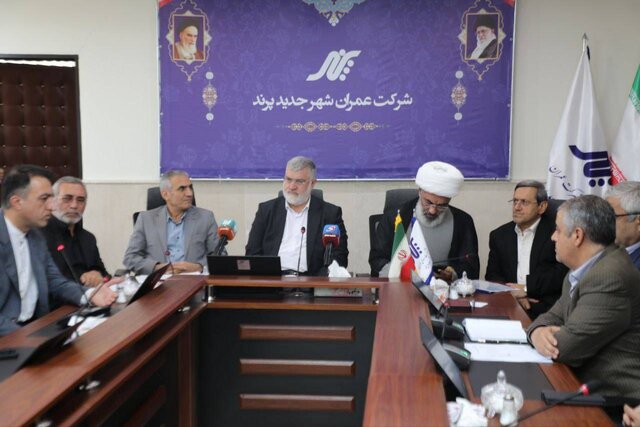 حل مشکل انشعاب ۴۵۰۰ واحد مسکونی در پرند/ تضمین امنیت برق تهران با توسعه نیروگاههای تجدیدپذیر و حرارتی حل مشکل انشعاب ۴۵۰۰ واحد مسکونی در پرند/ تضمین امنیت برق تهران با توسعه نیروگاههای تجدیدپذیر و حرارتی